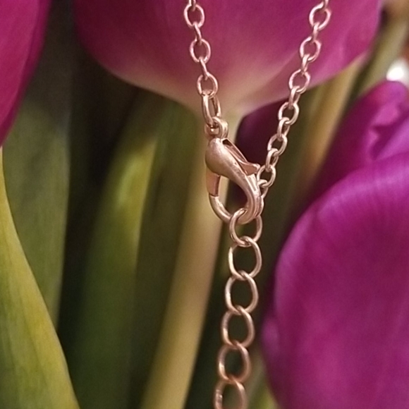 Arrow Necklace - Picture 5 of 8